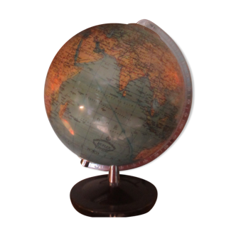 Illuminating globe