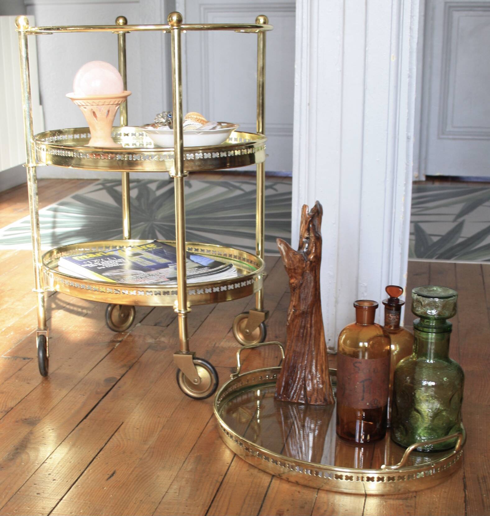 Desserte métal doré et verre