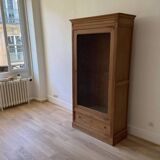Wooden cabinet with 3 shelves
