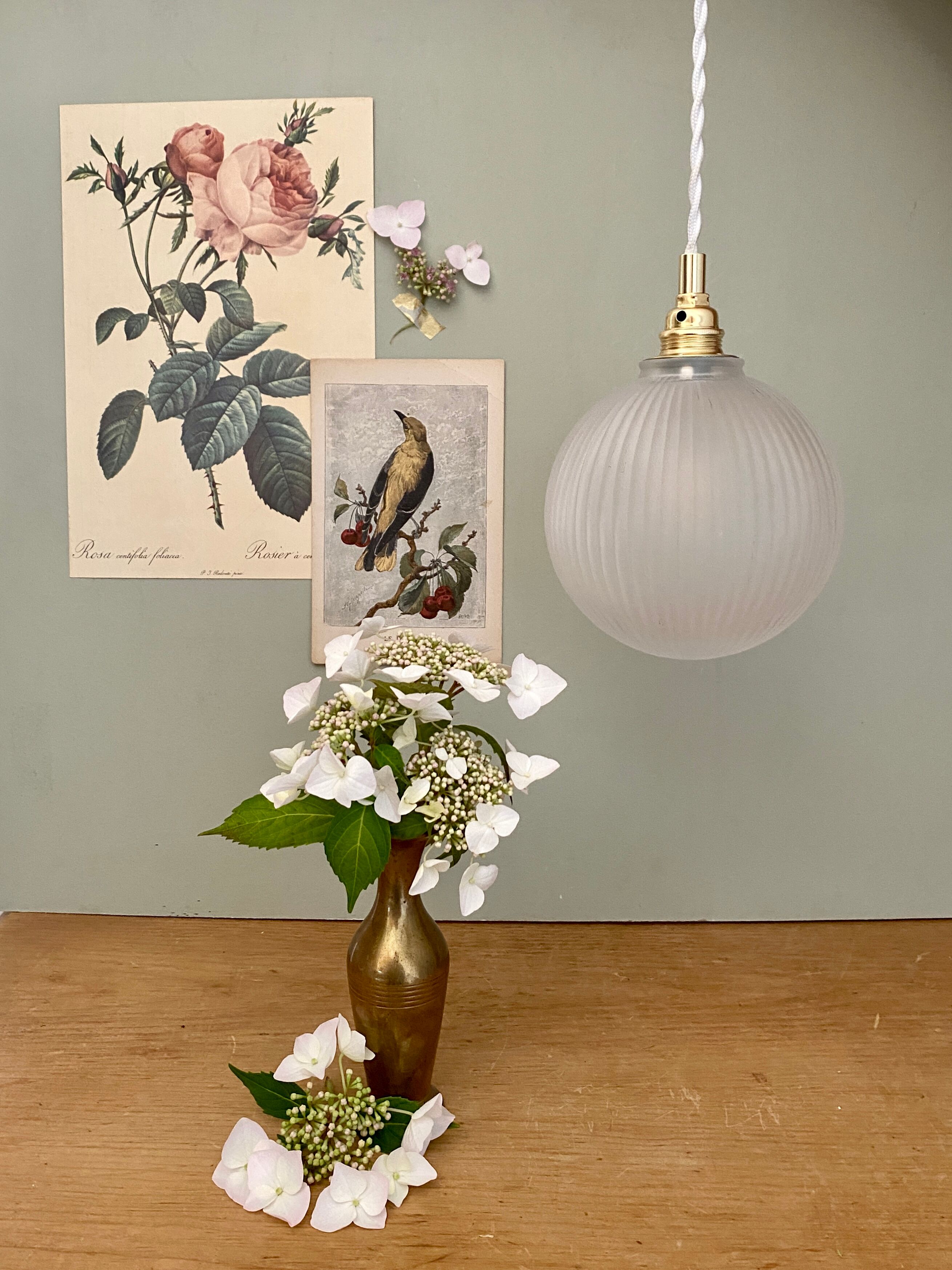Vintage globe pendant lamp in ridged frosted glass