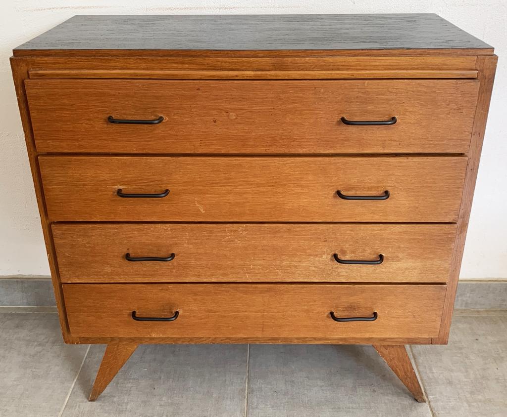 Vintage wooden chest of drawers