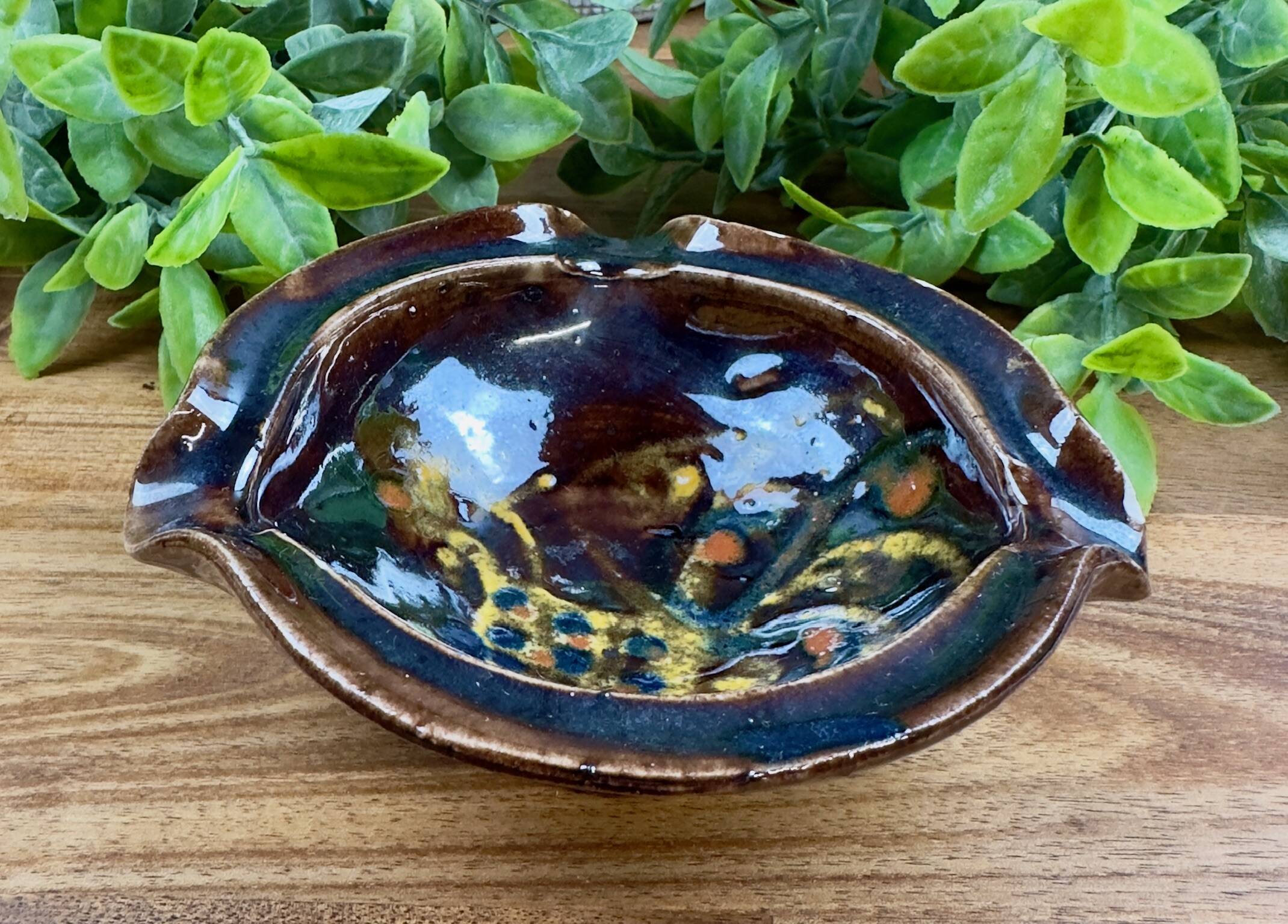 Ceramic ashtray with vintage rooster design