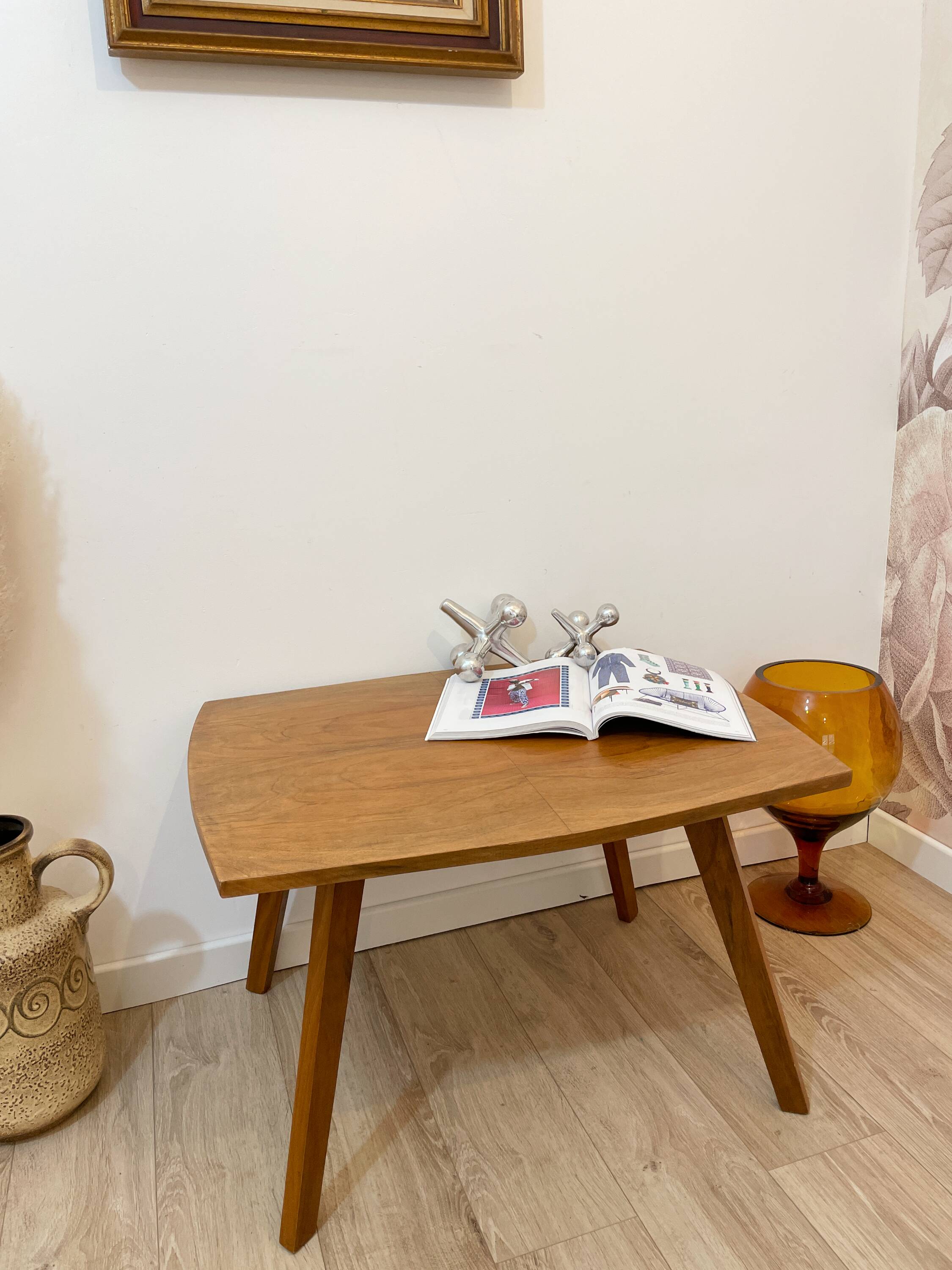 Solid wood coffee table, splayed legs - 1960s