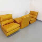 Suite de 3 chauffeuses Roche Bobois vintage en cuir jaune moutarde années 70