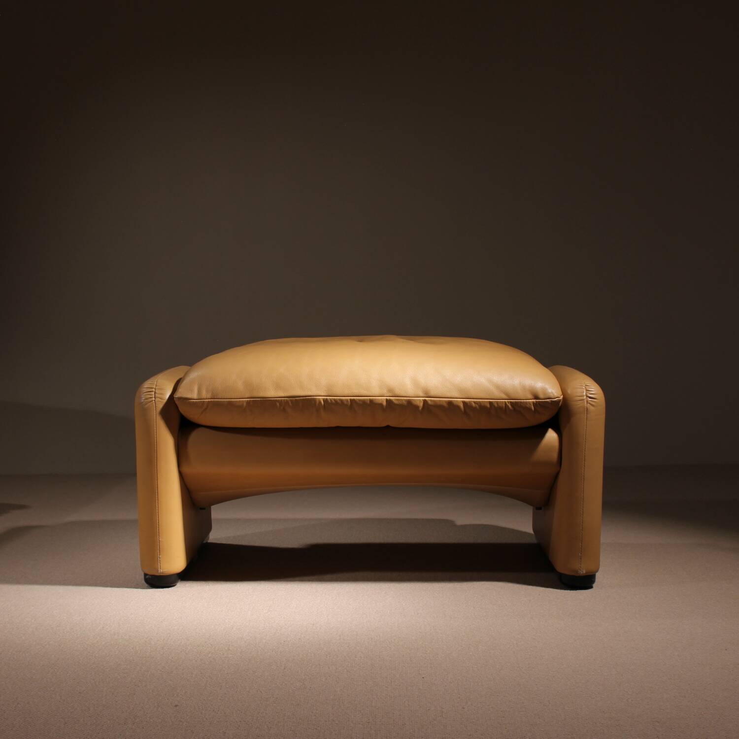 Leather Ottoman ‚Maralunga‘ by Vico Magistretti for Cassina | Italy 1973
