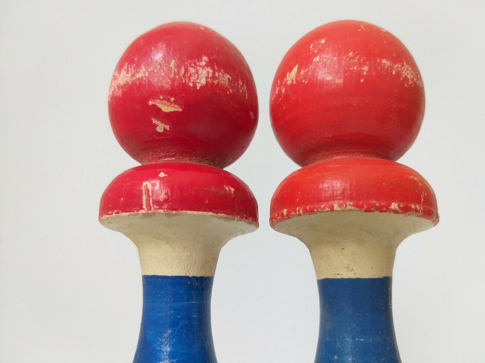 Bowling game 1920 art pop red blue white yellow 2 balls old toy