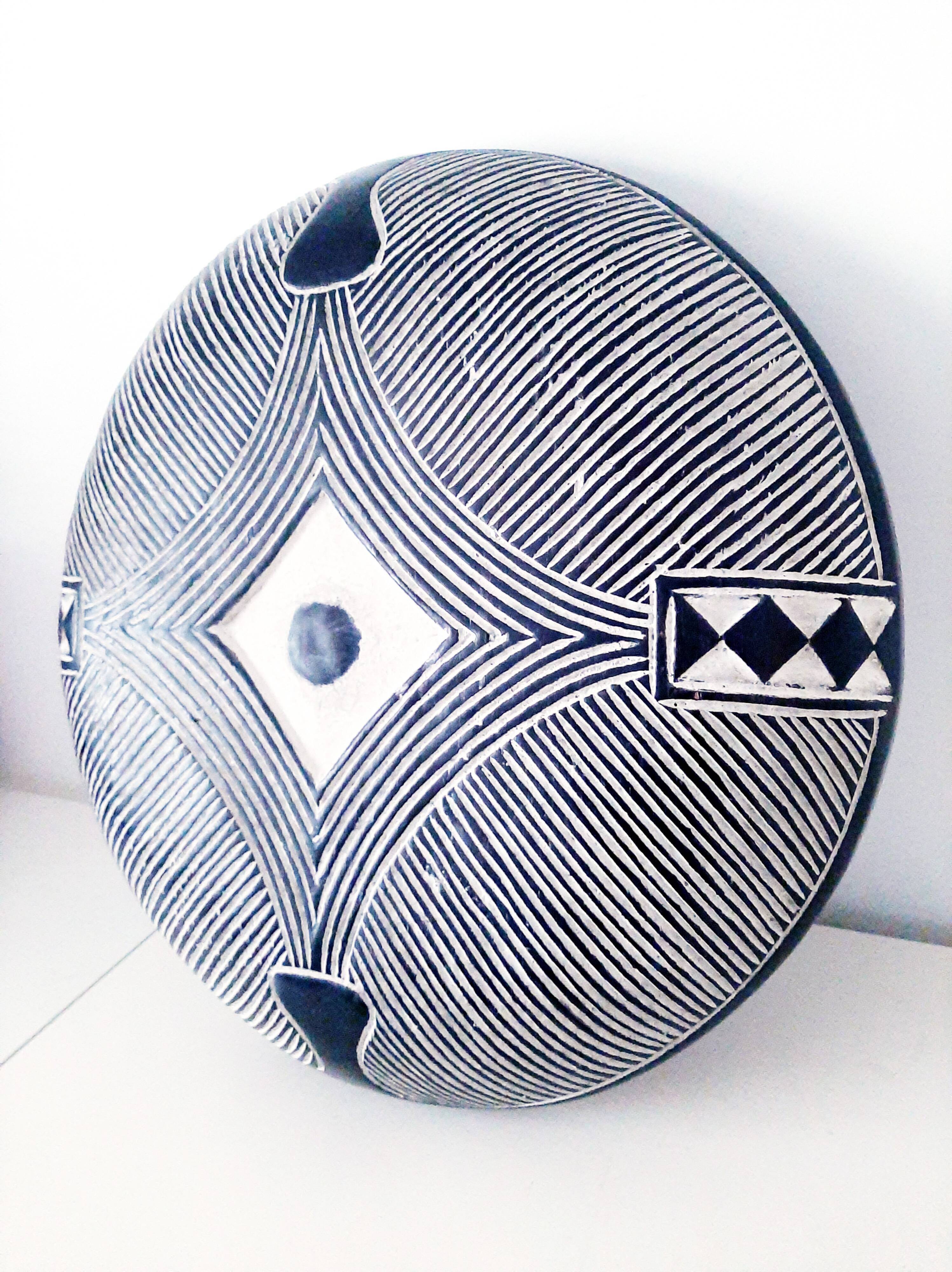 Bouclier Traditionnel Bamileké - Objet Ethnique Africain, Occasion