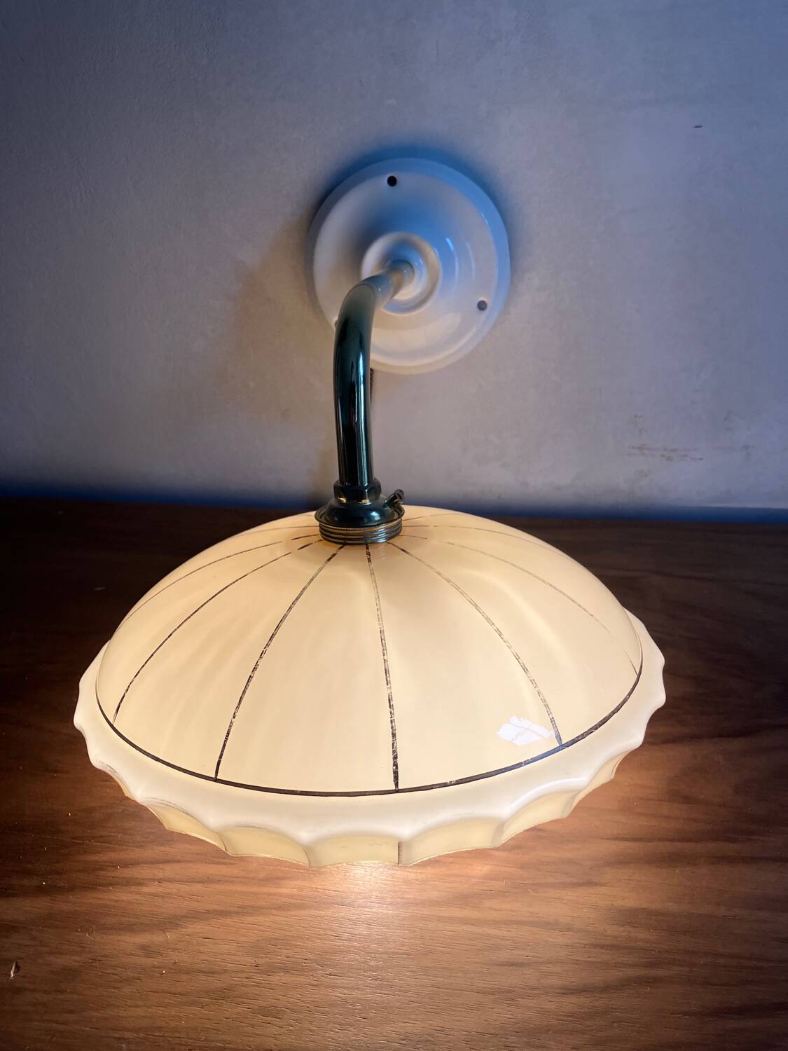 Art deco wall light