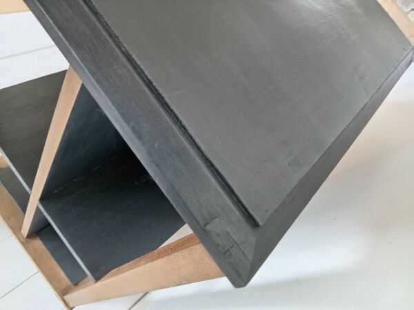 Table de chevet parisienne