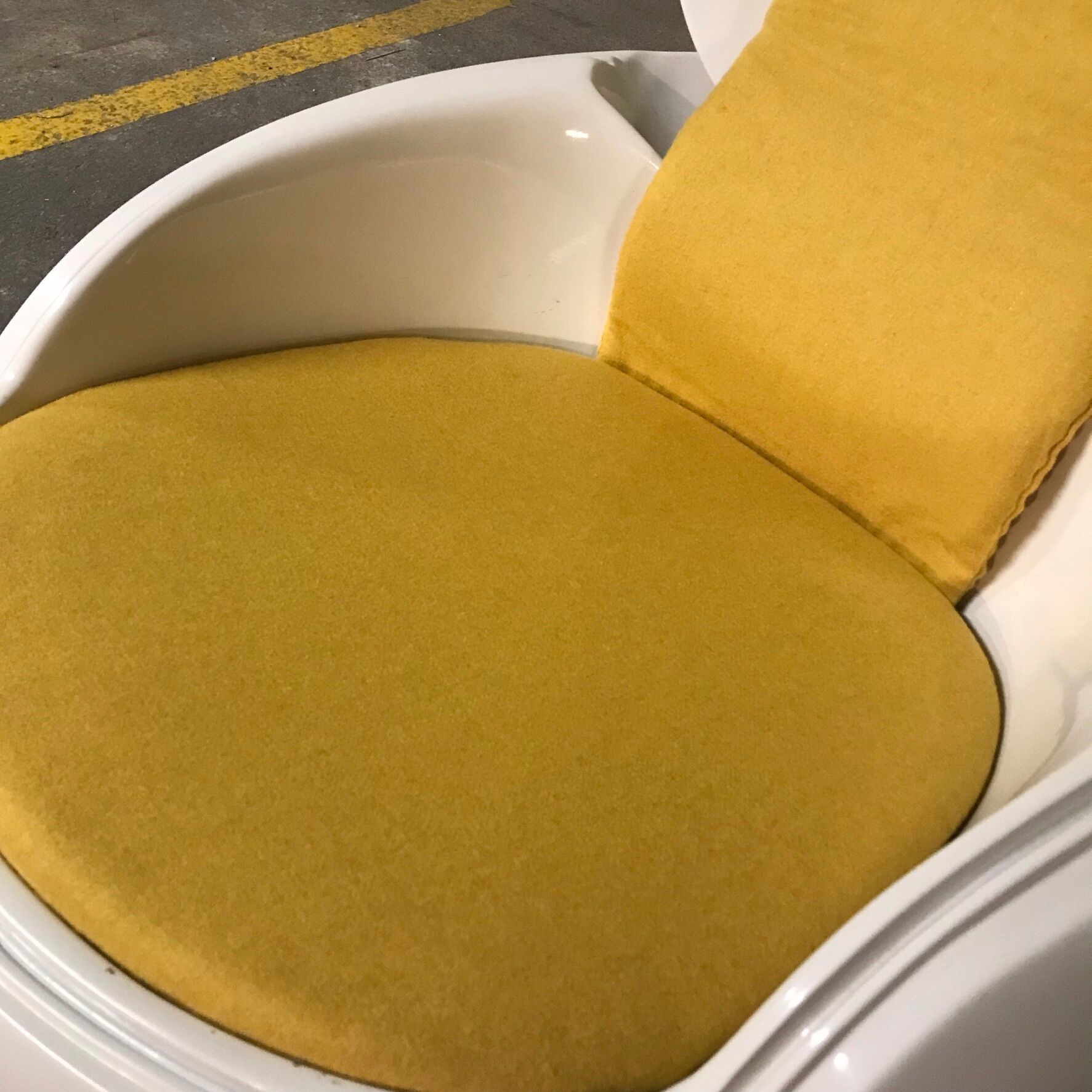 Peter Ghyczy's egg seat, Form Life collection 1970