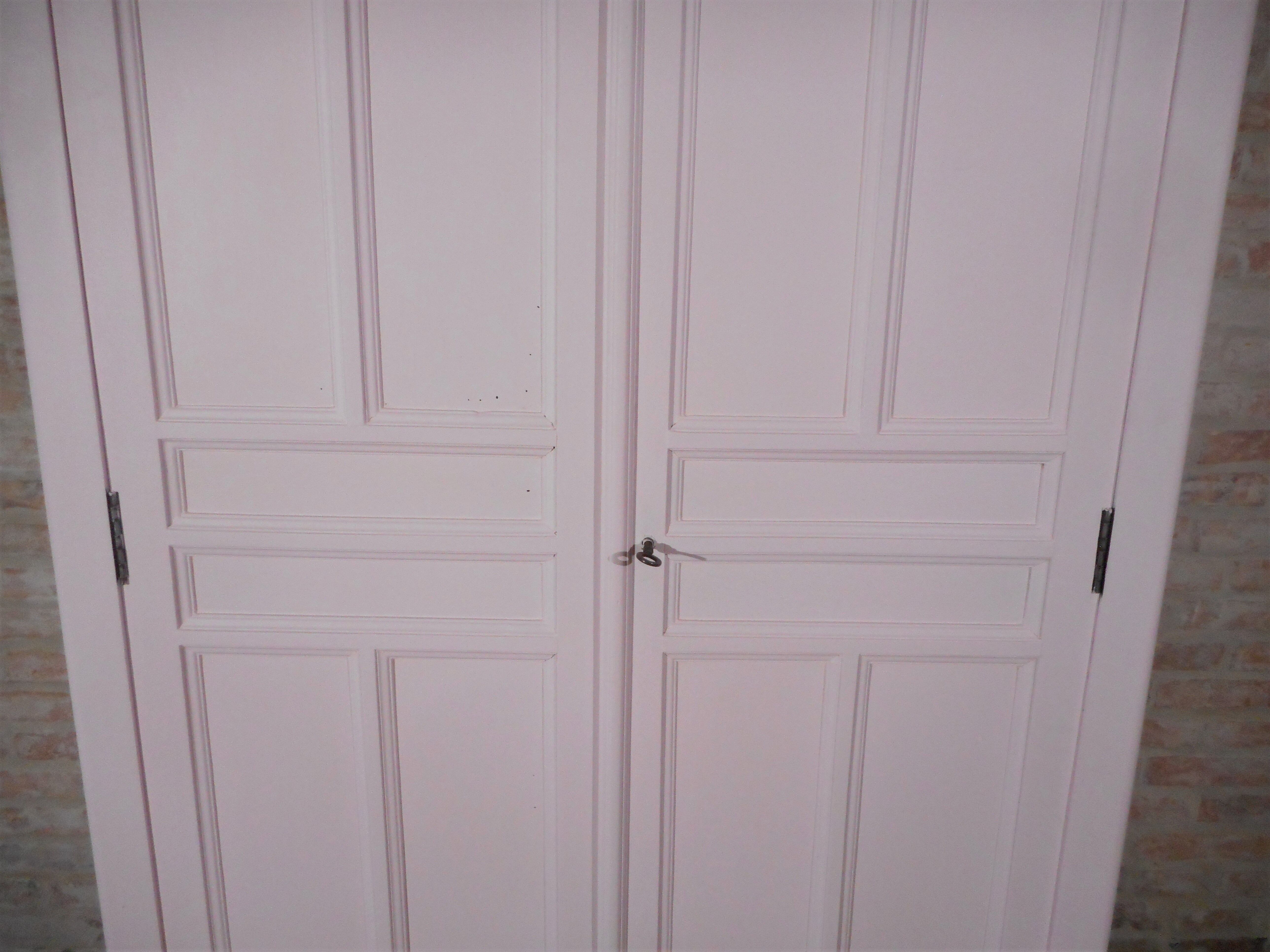 Armoire parisienne