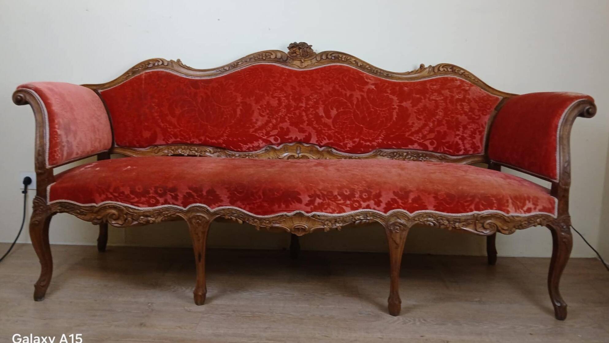 Provencal Bench in Carved Walnut in Louis XV Style, Late 19th Century