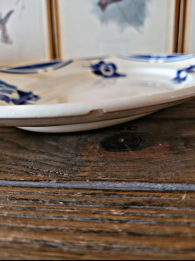 Badonviller dish model Alain, oval and round dish with blue flowers.