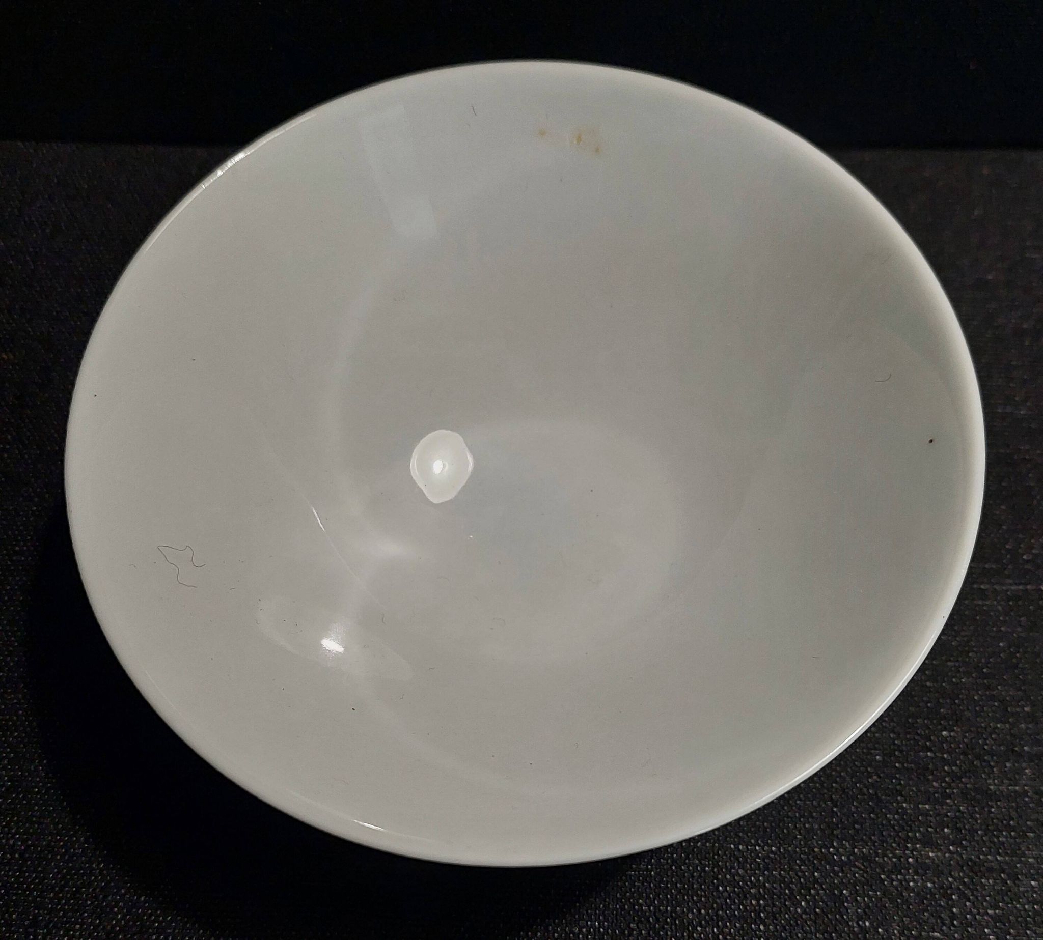 Japanese porcelain rice bowl 20th blue mark