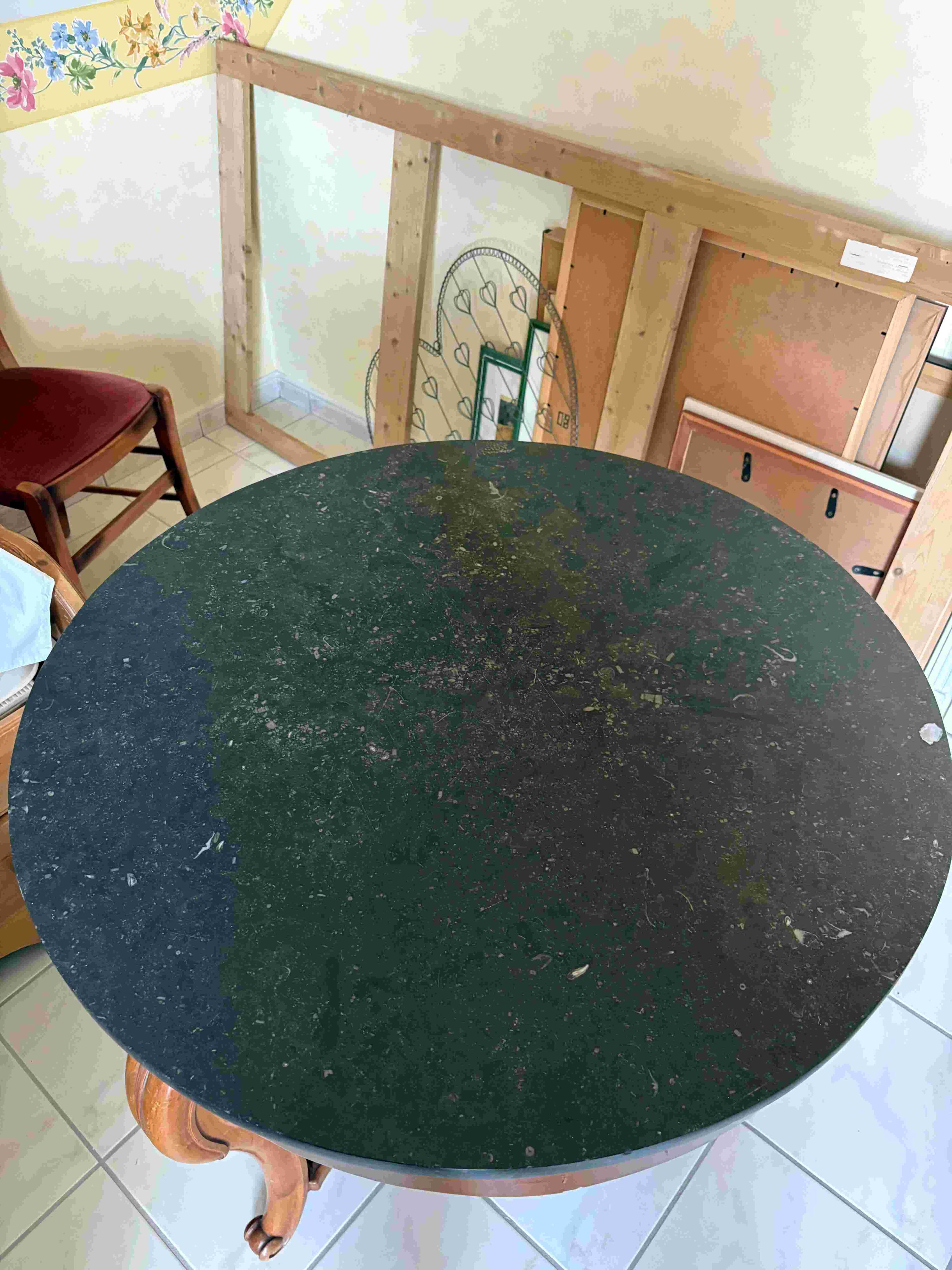 Guéridon avec plateau en marbre