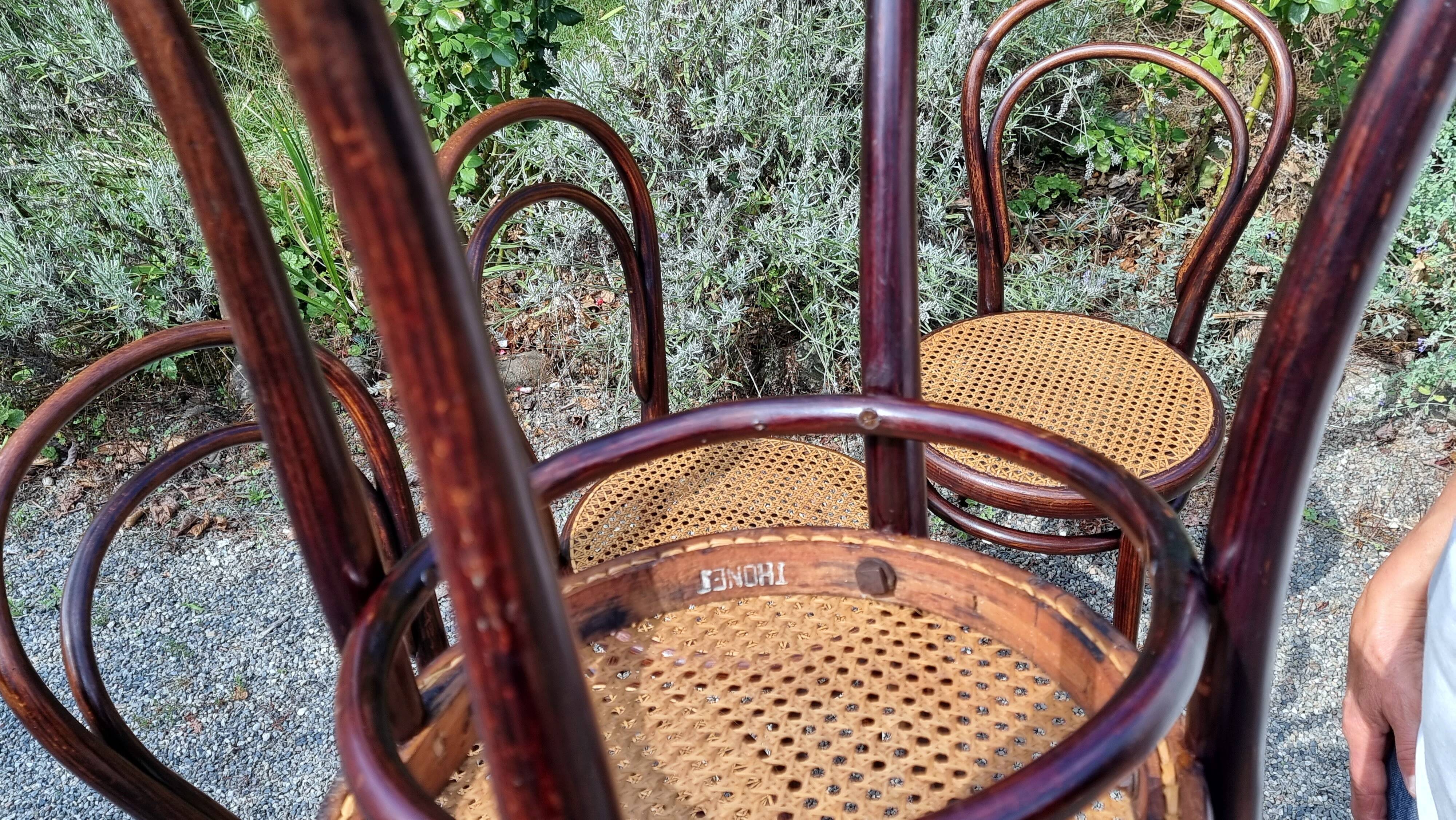 5 chaises Thonet n°14 de 1875