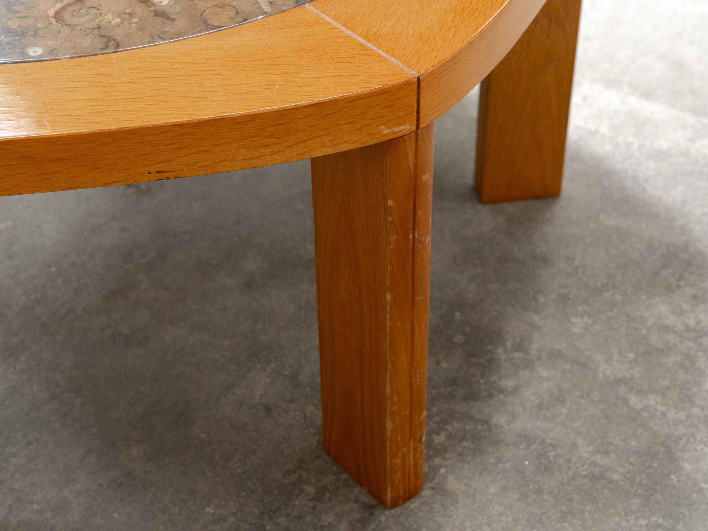 Table basse hexagonale en céramique plateau marbre