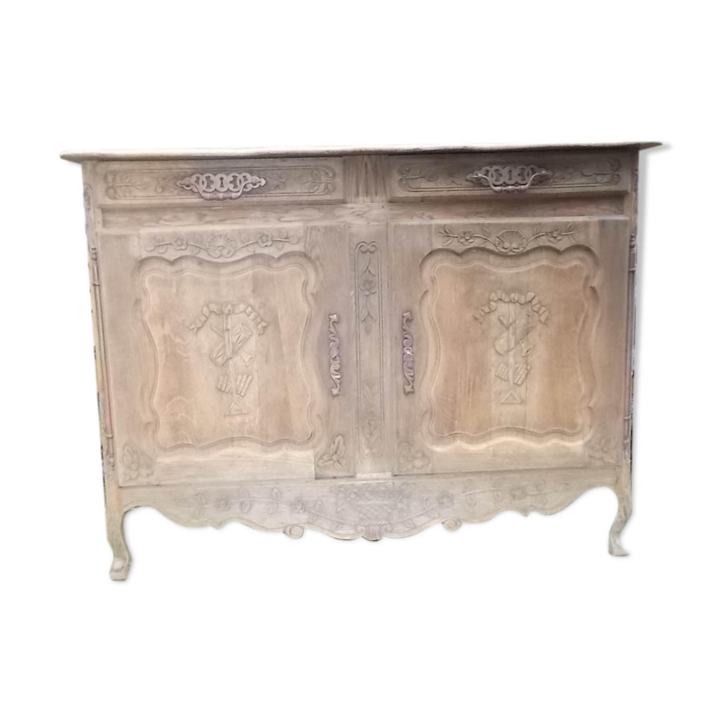 Country-style sideboard