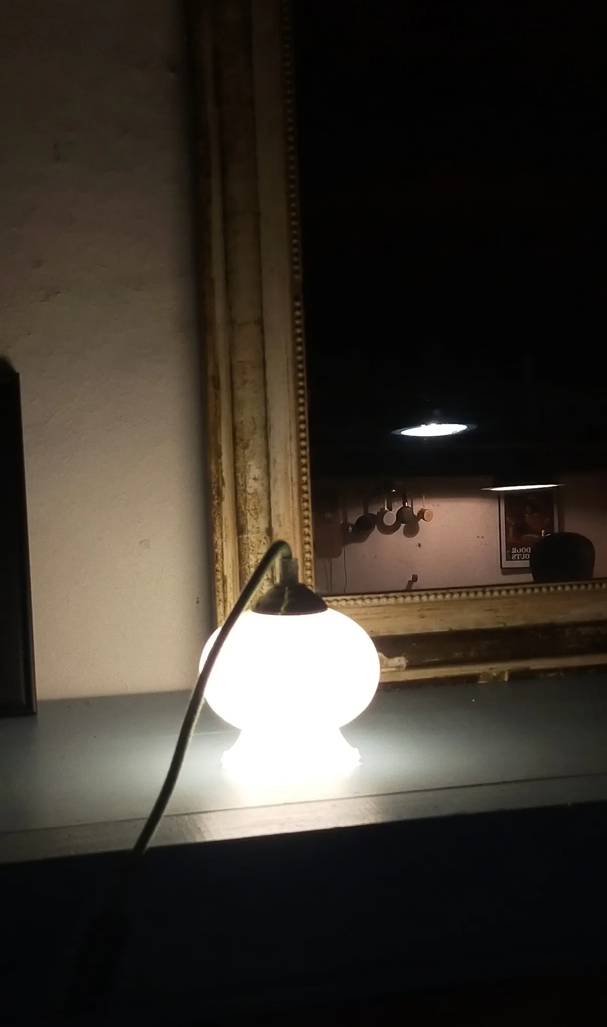 White opaline table lamp