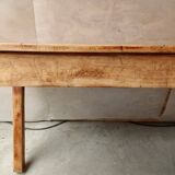 Farm table