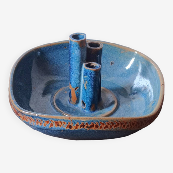 Cup, signed, with 3 soliflores in blue sandstone