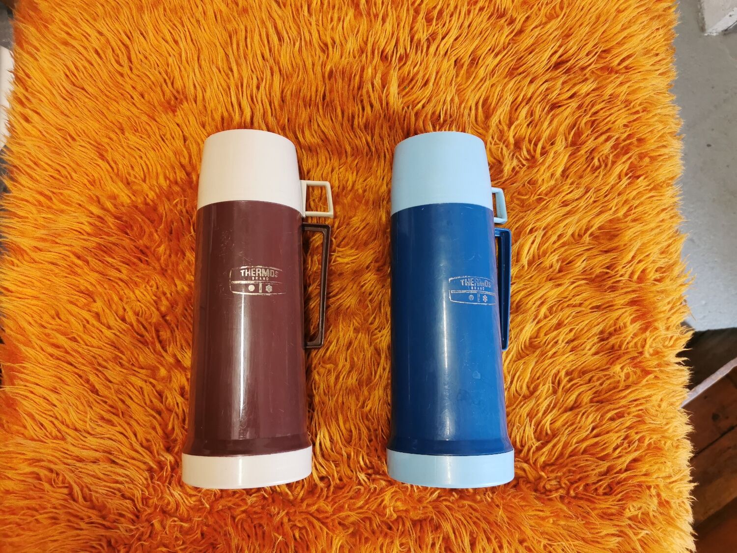 Set of 2 thermos