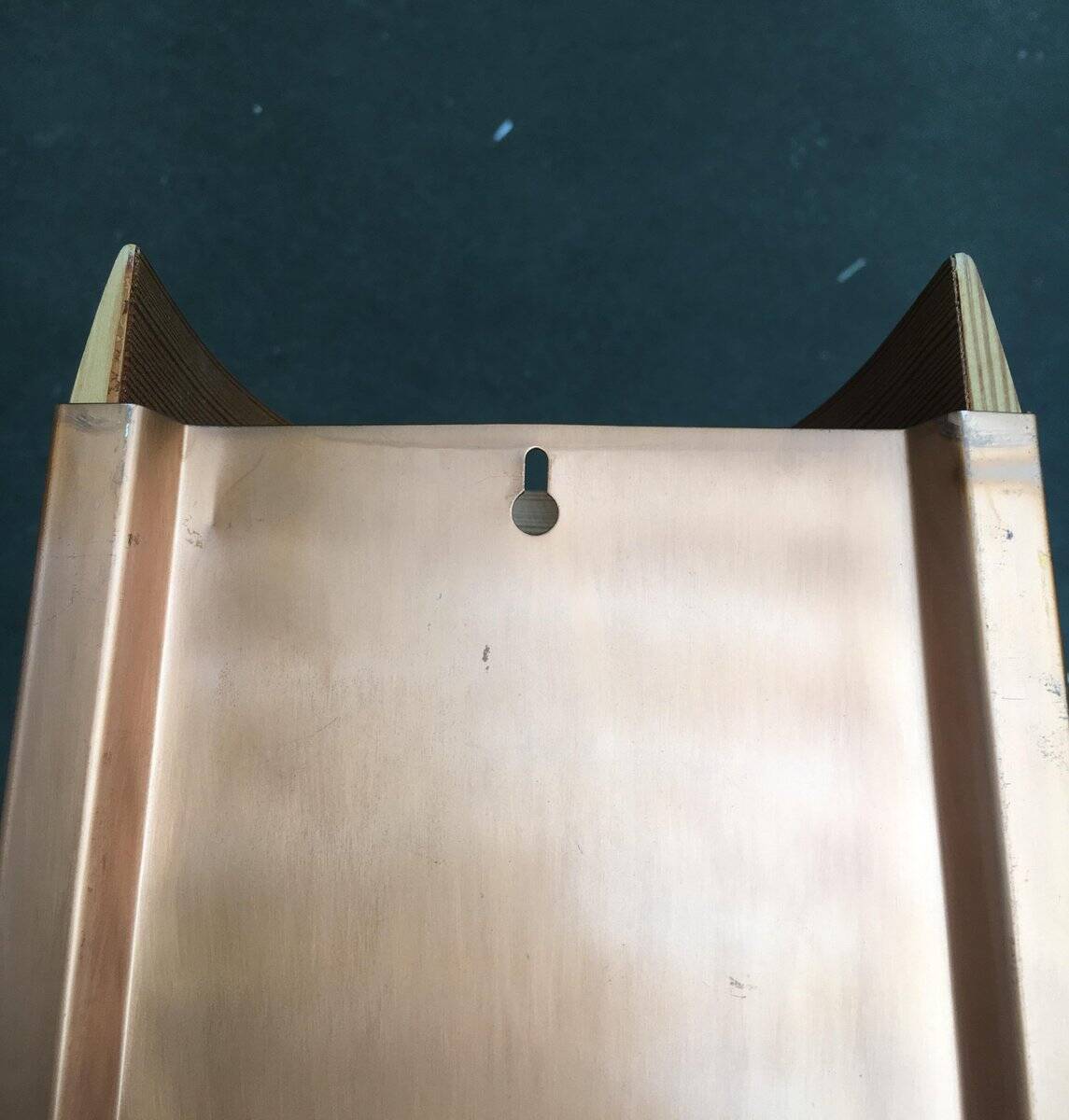 Edda V155 wall lamp in teak from the mid-century by Hans-Agne Jakobsson for Ellysett AB, 1950s.