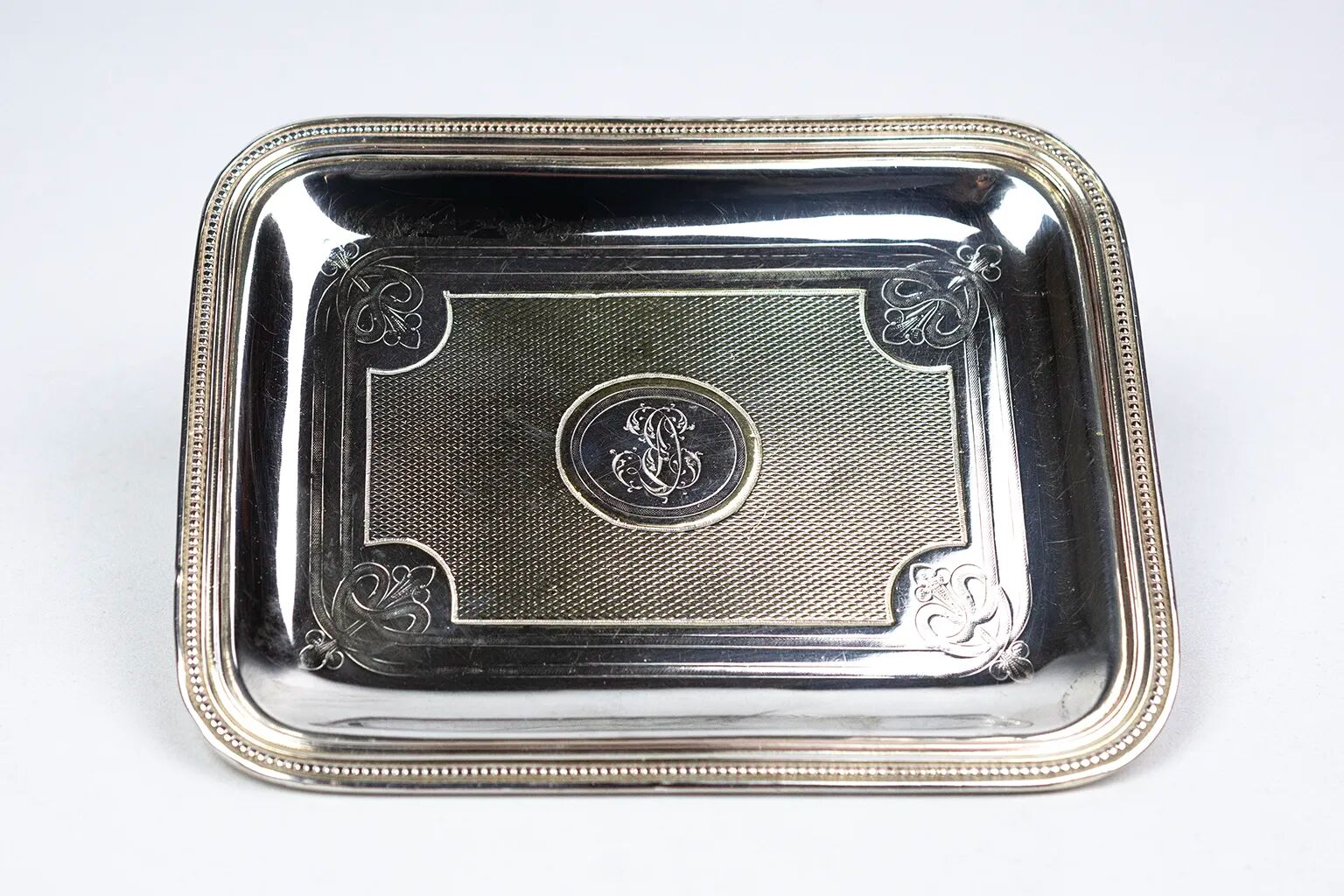 Small silver-plated metal tray with monogram — Christofle, Belle Époque