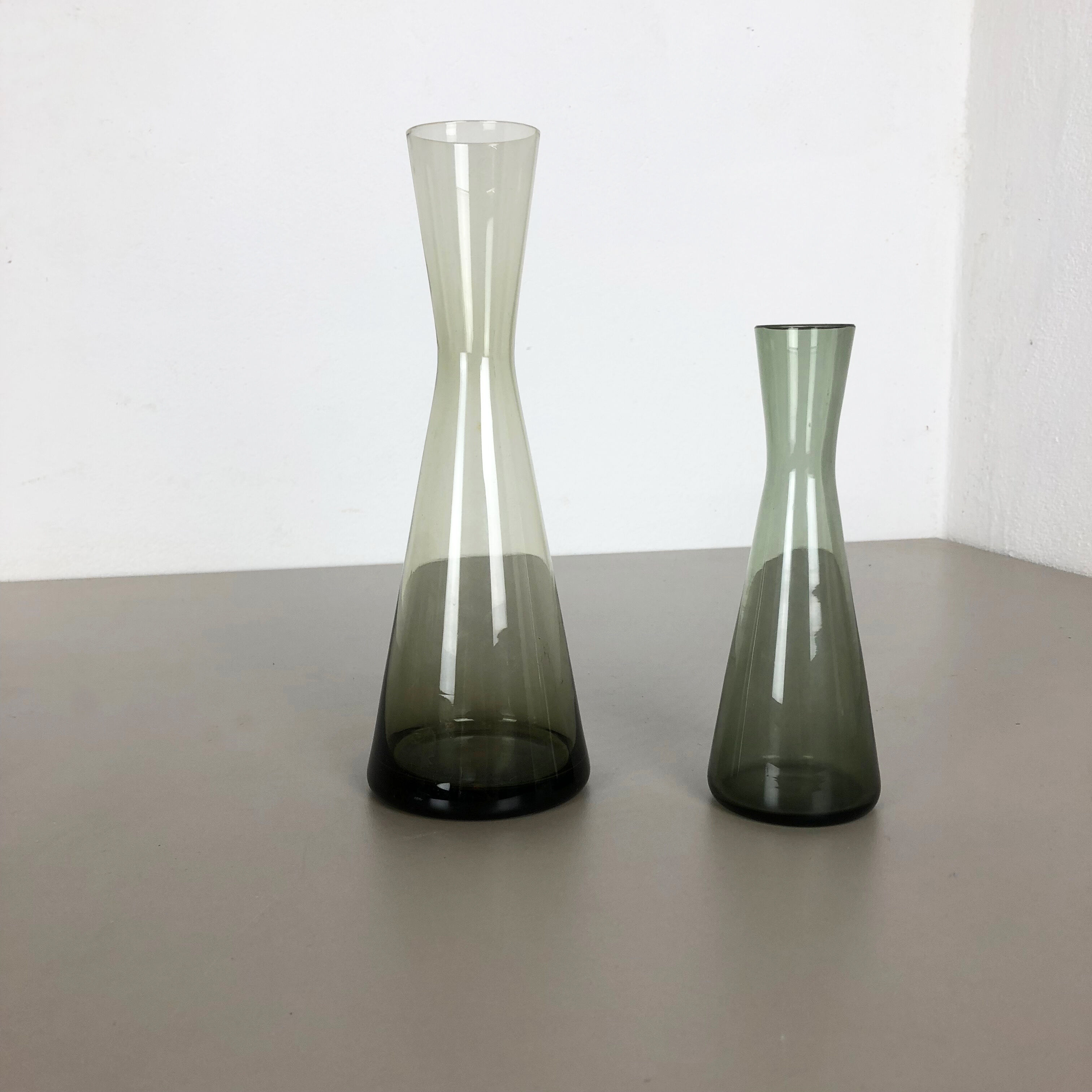 Ensemble de 2 vases à turmaline des années 1960 par Wilhelm Wagenfeld pour le WMF, Allemagne