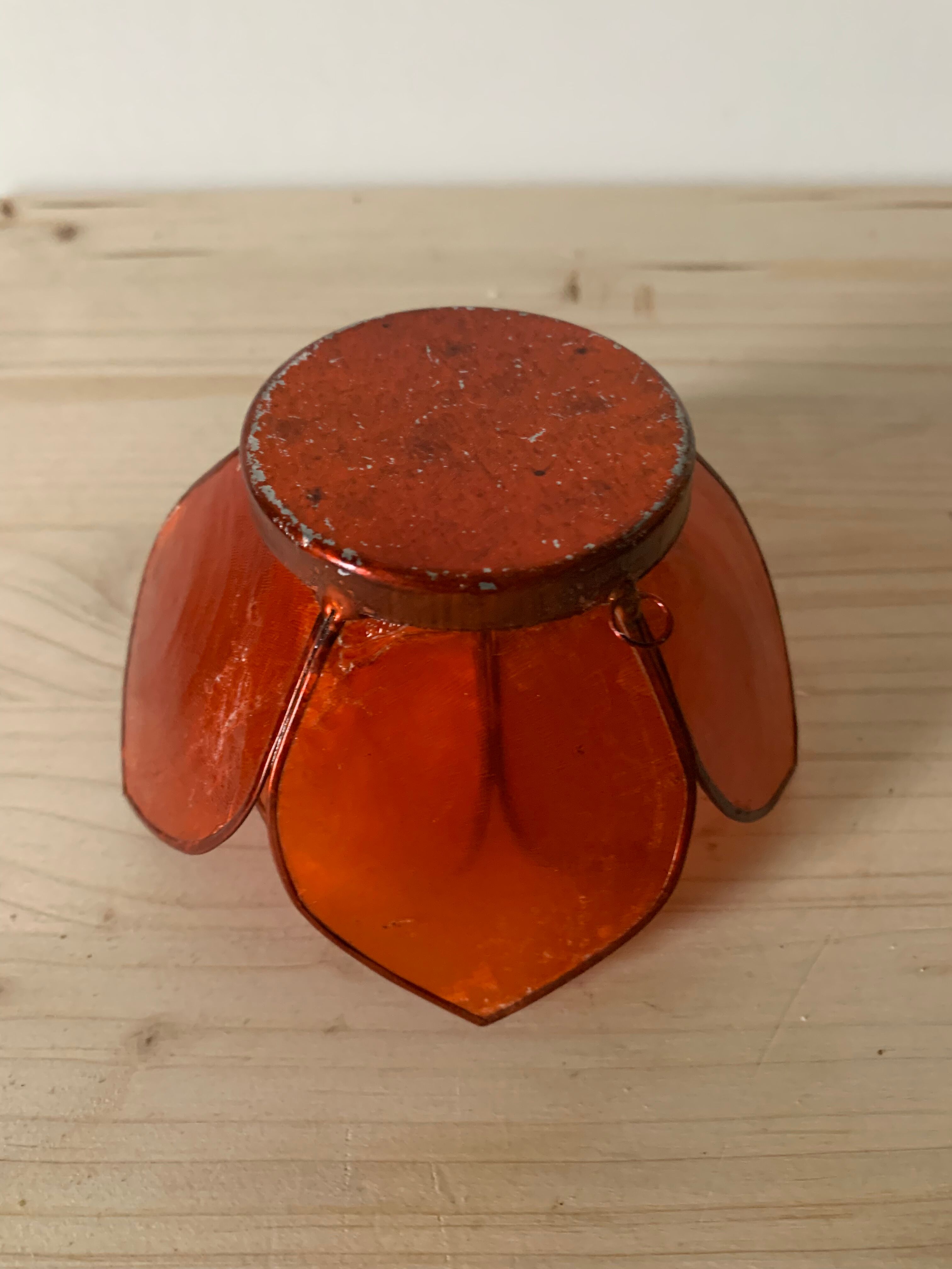 Mother-of-pearl flower candle holder