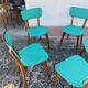 Chaises en skaï pied compas vintage bleu vert