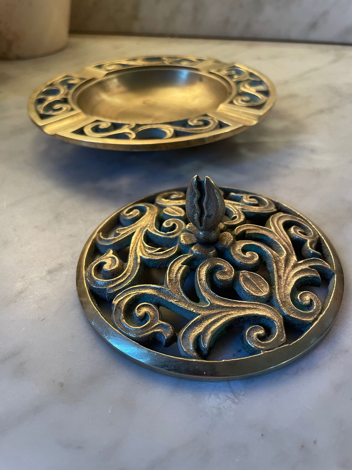 Cendrier couvert en bronze vintage