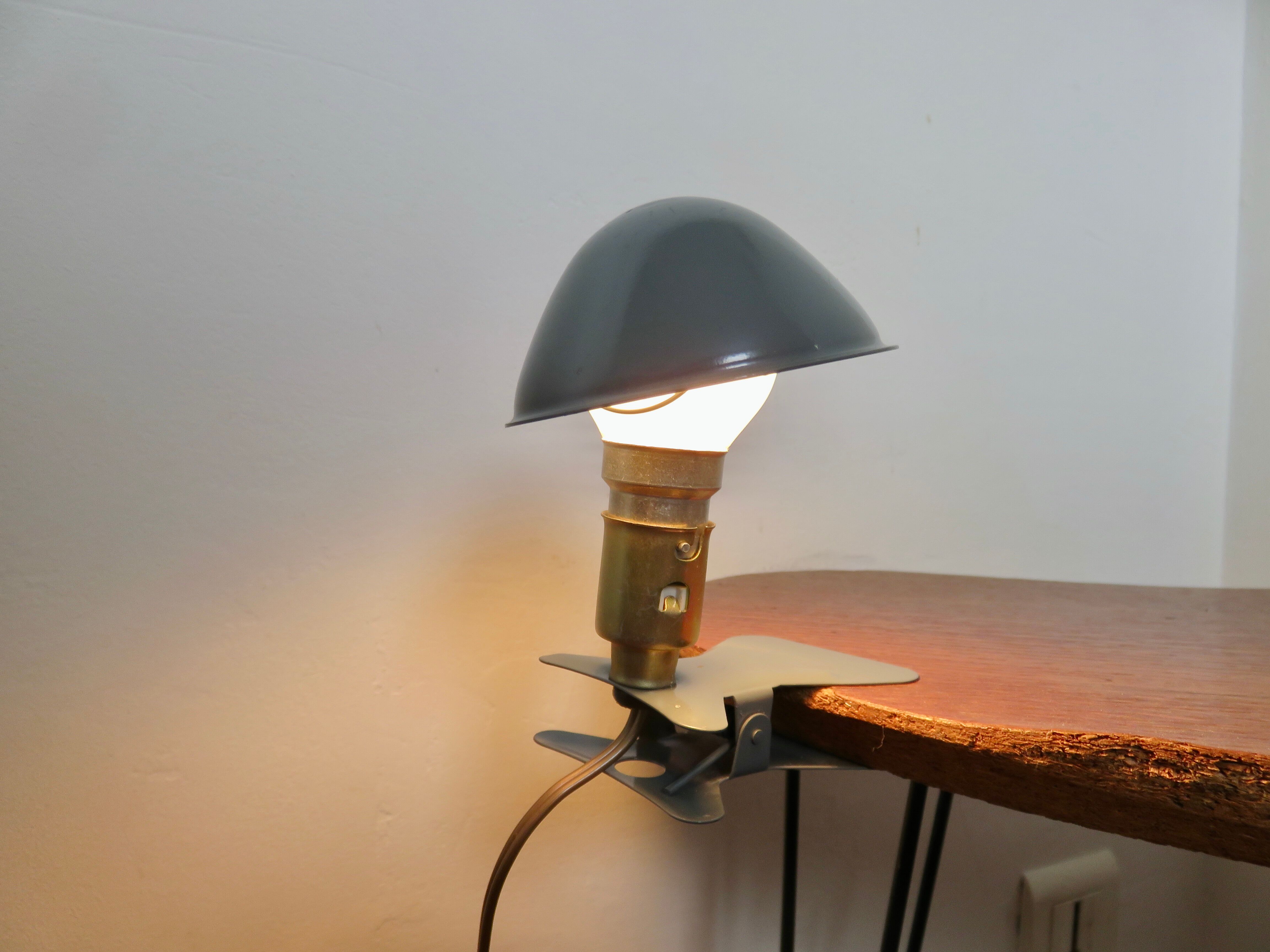 Clamp mushroom lamp, new from old stock, aluminium, 1970s.