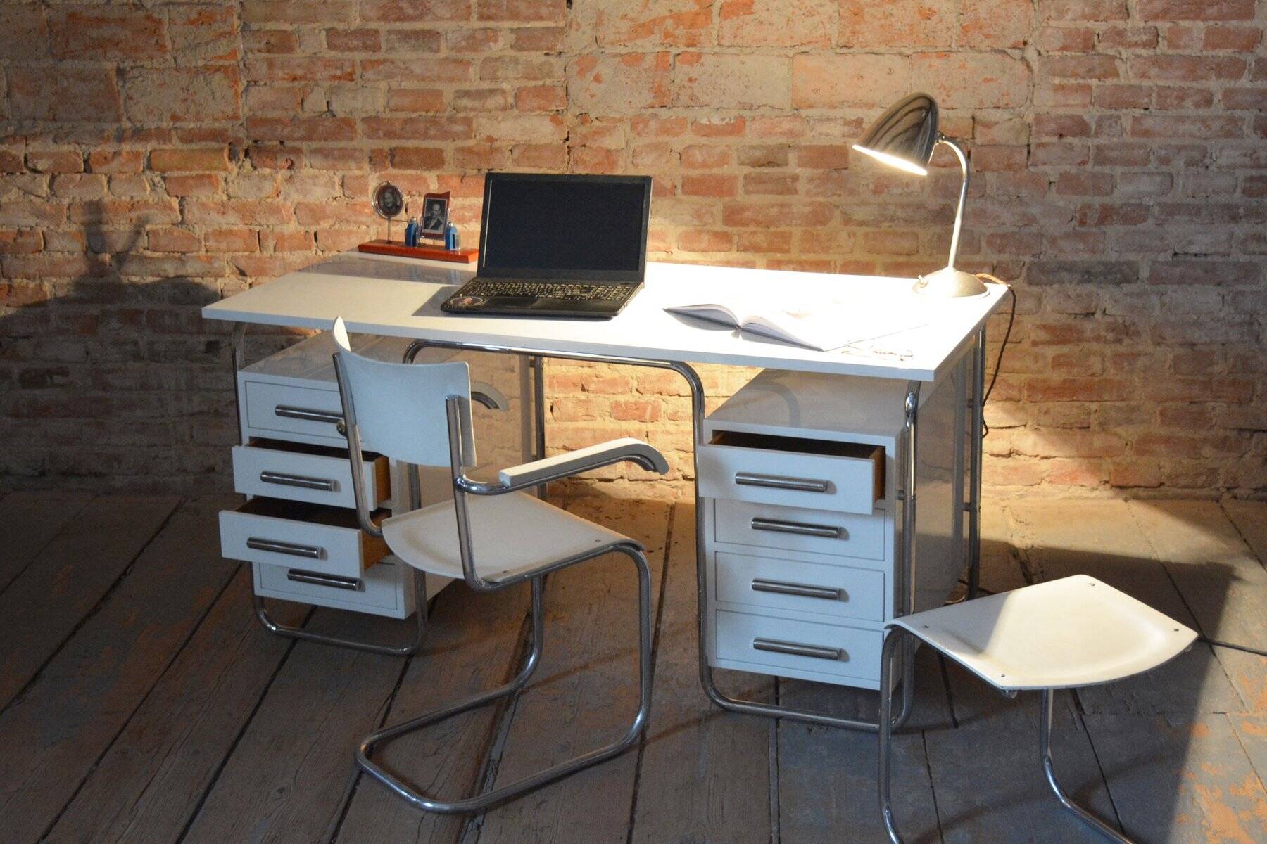 Bureau Bauhaus en acier chromé par Marcel Breuer, tchèque, années 1930