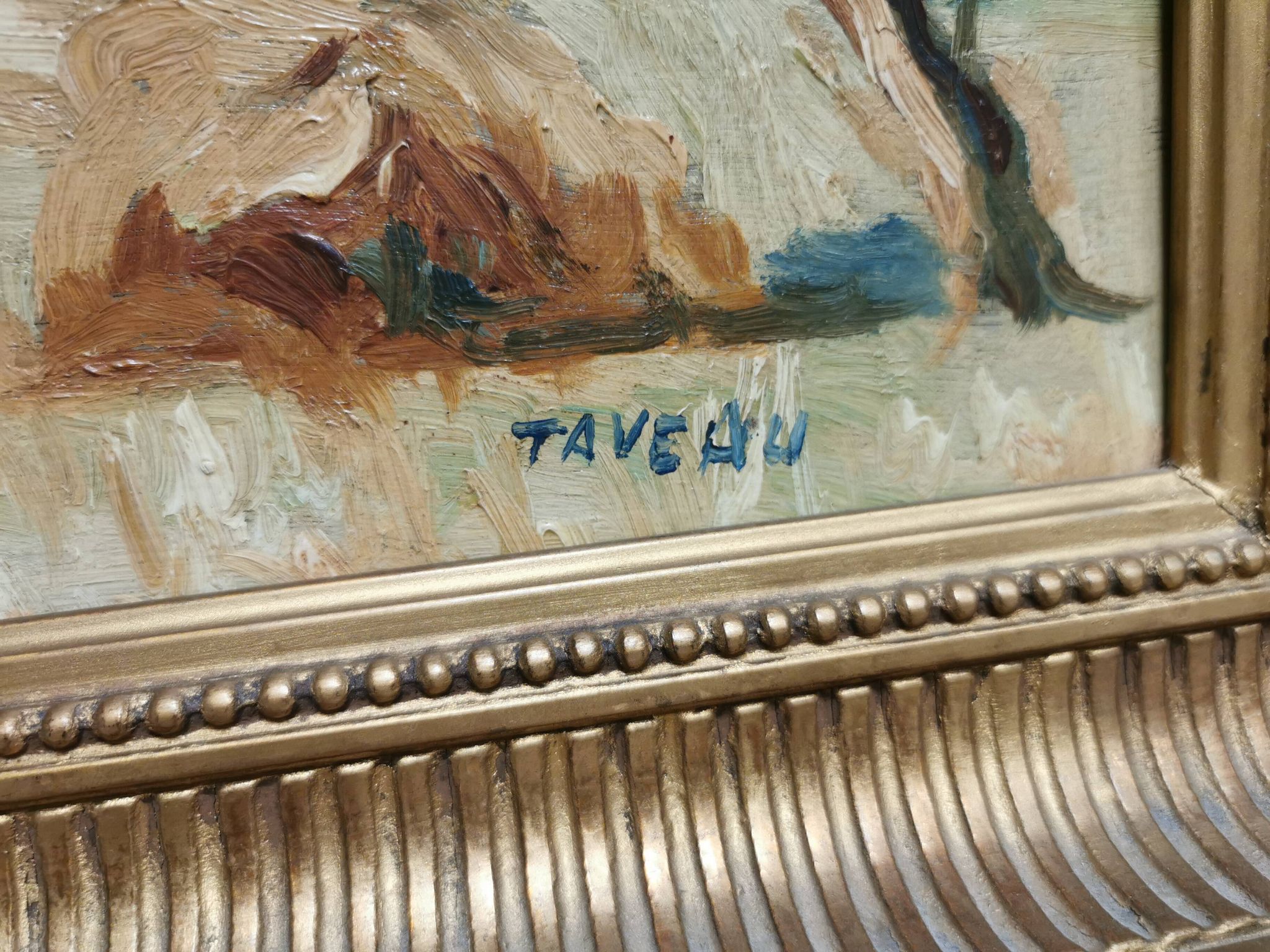 Painting / Oil signed TAVEAU. Countryside landscape, hills. Golden frame