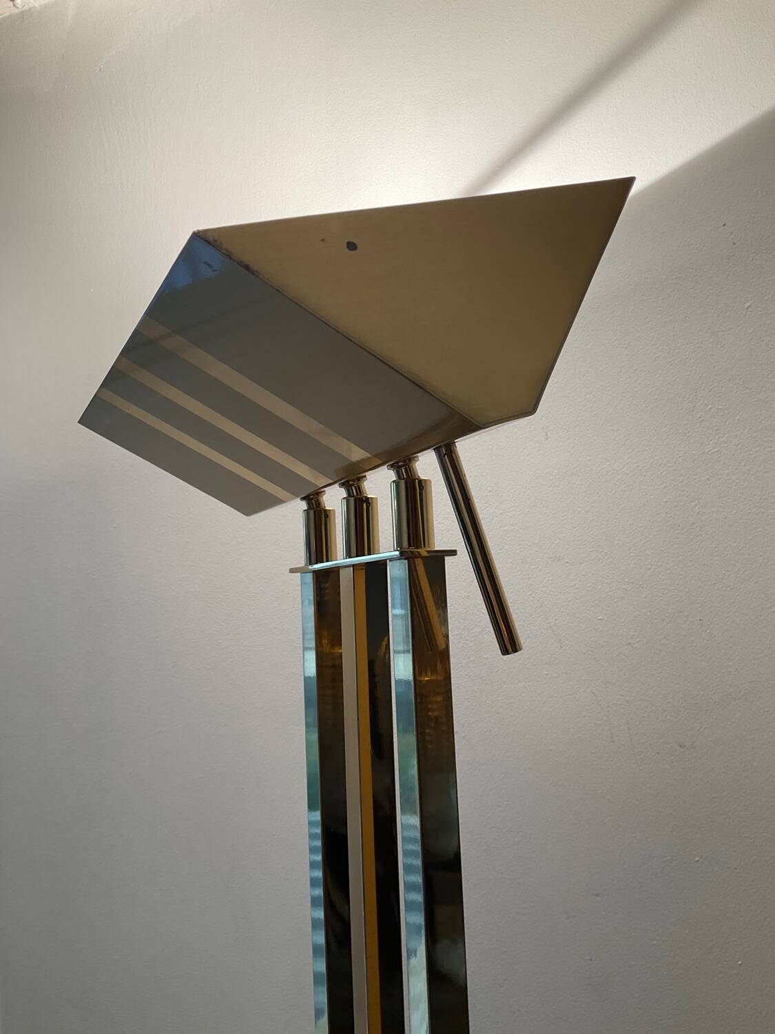 Maison Deknudt brass floor lamp from the 70s