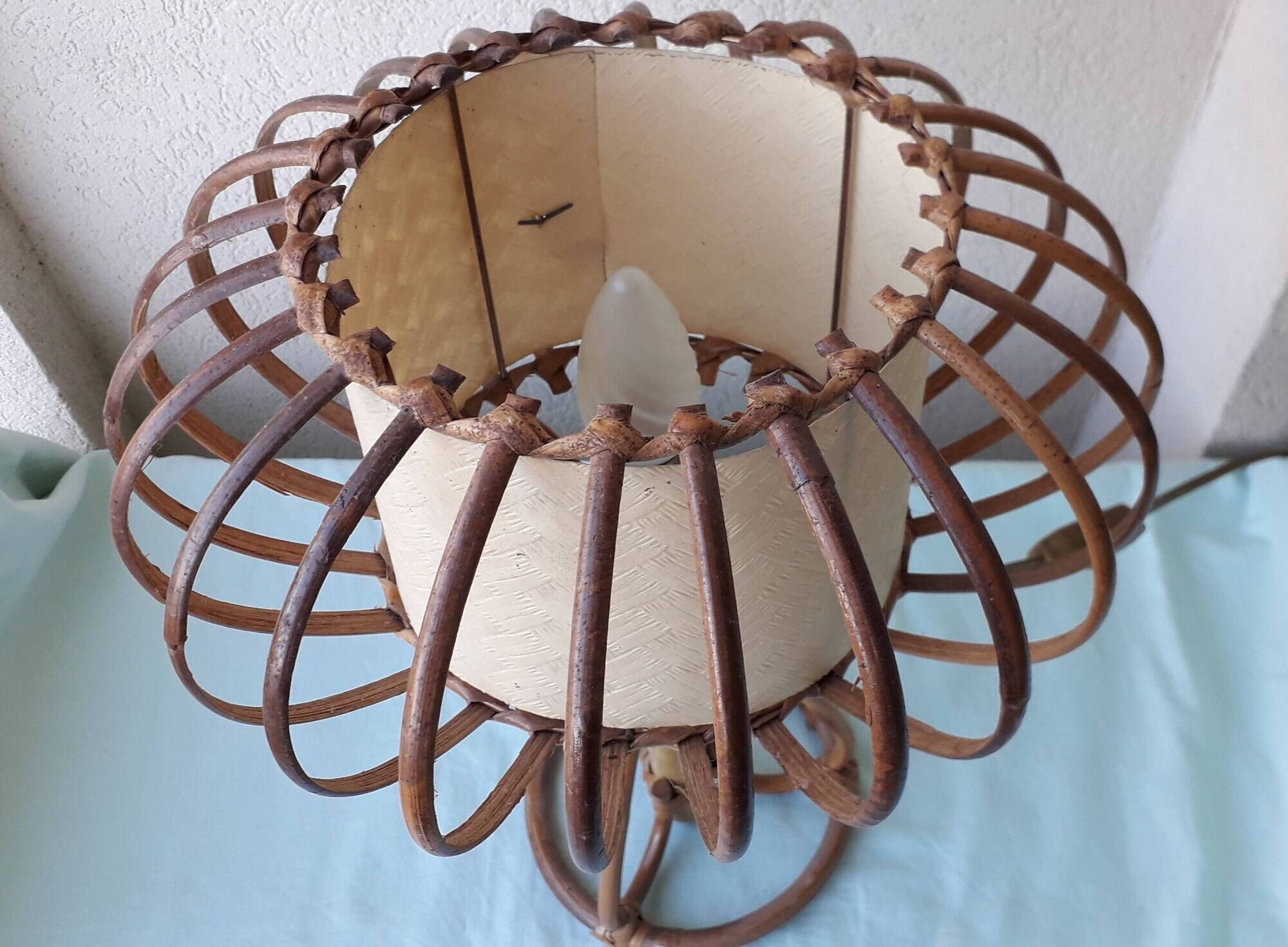 Lampe en rotin