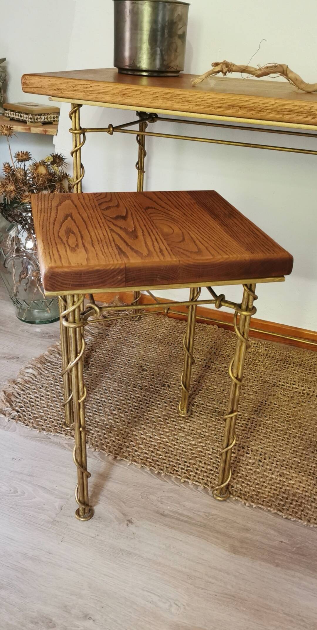 Wrought iron side table with ivy imitation
