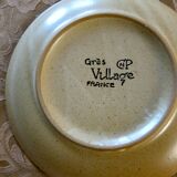 6 stoneware dessert plates from "Grés Village" in very good condition