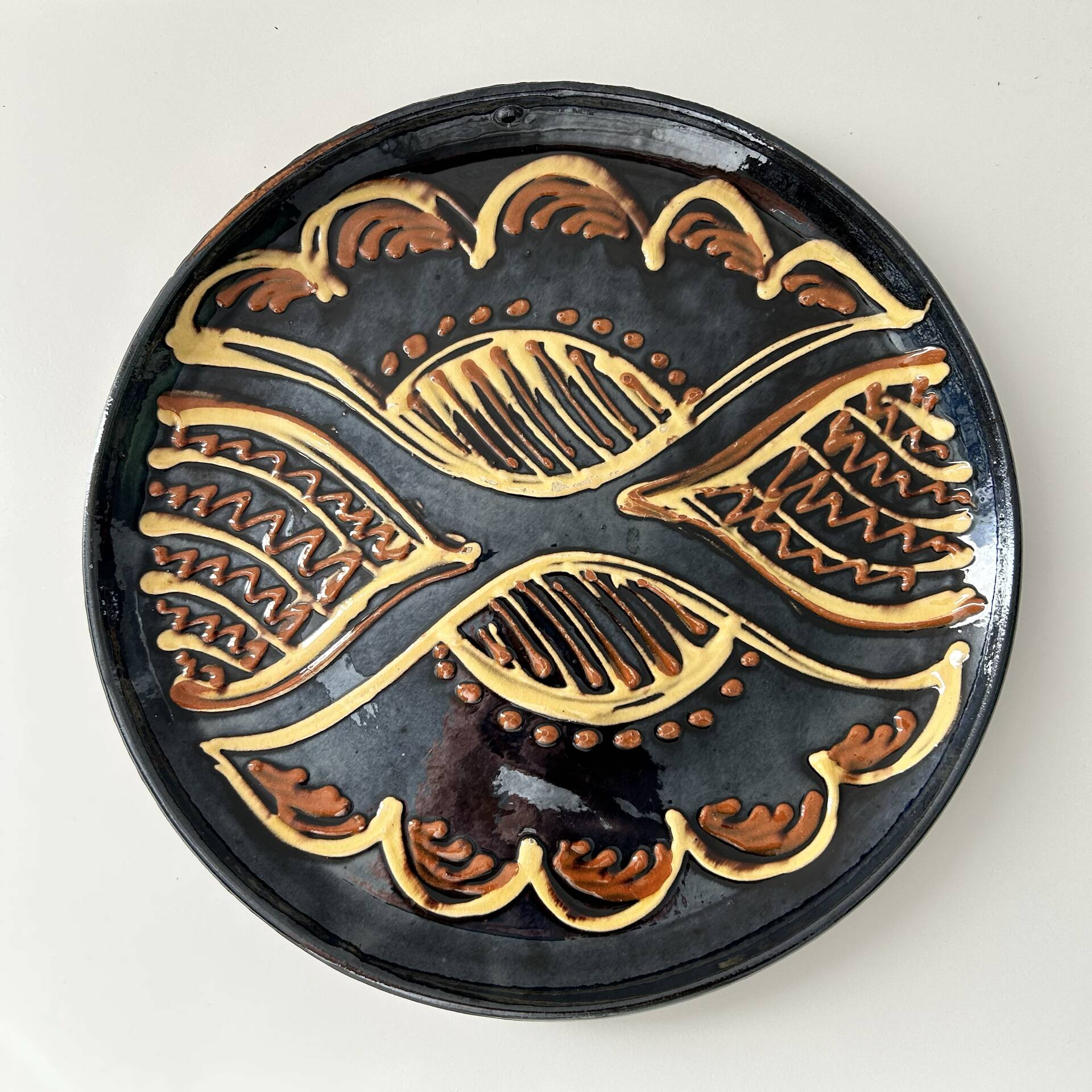 Grand plat pièce unique signée