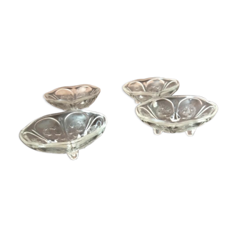 4 coupes à glace en verre moulé