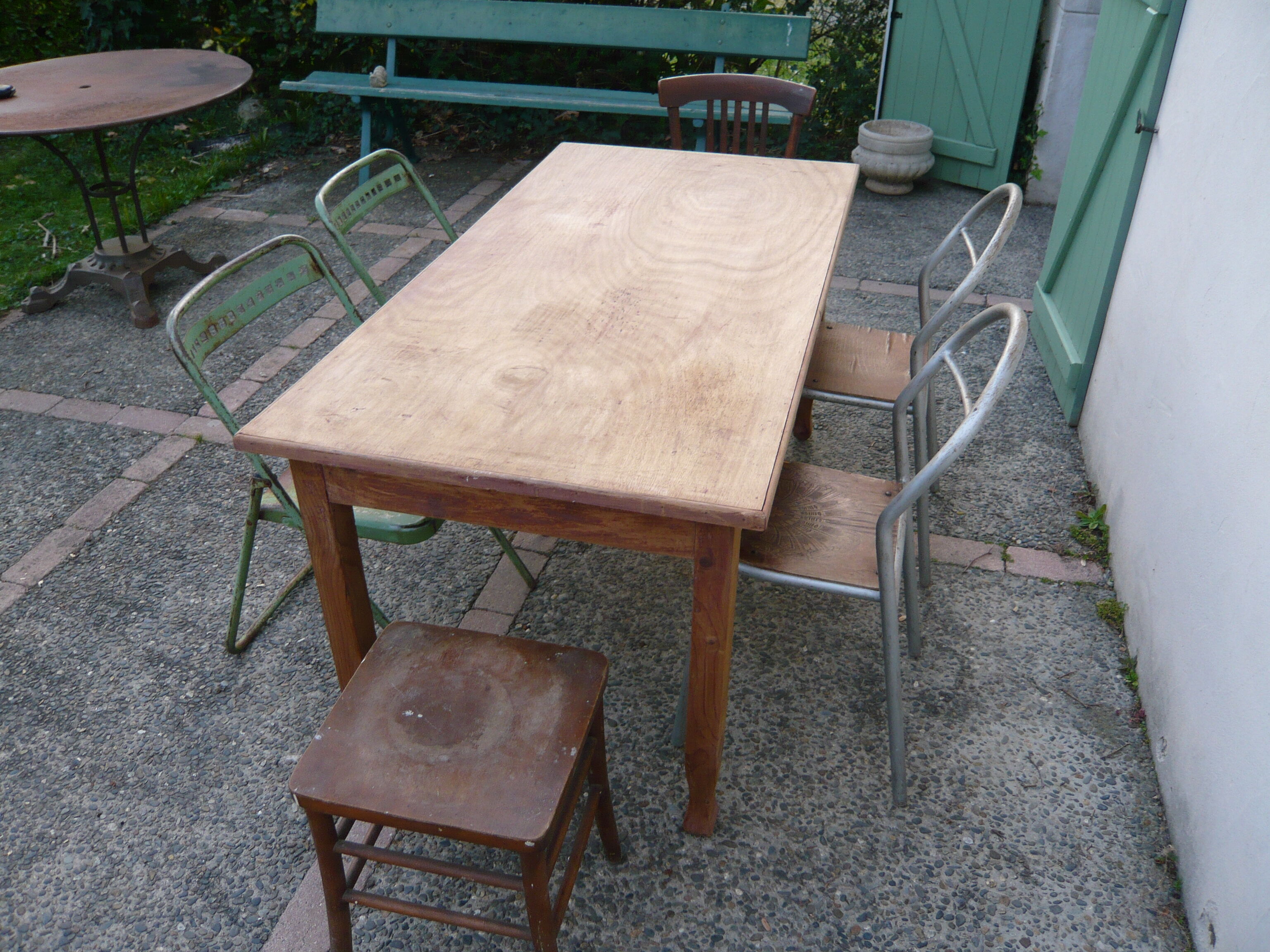 Farm table
