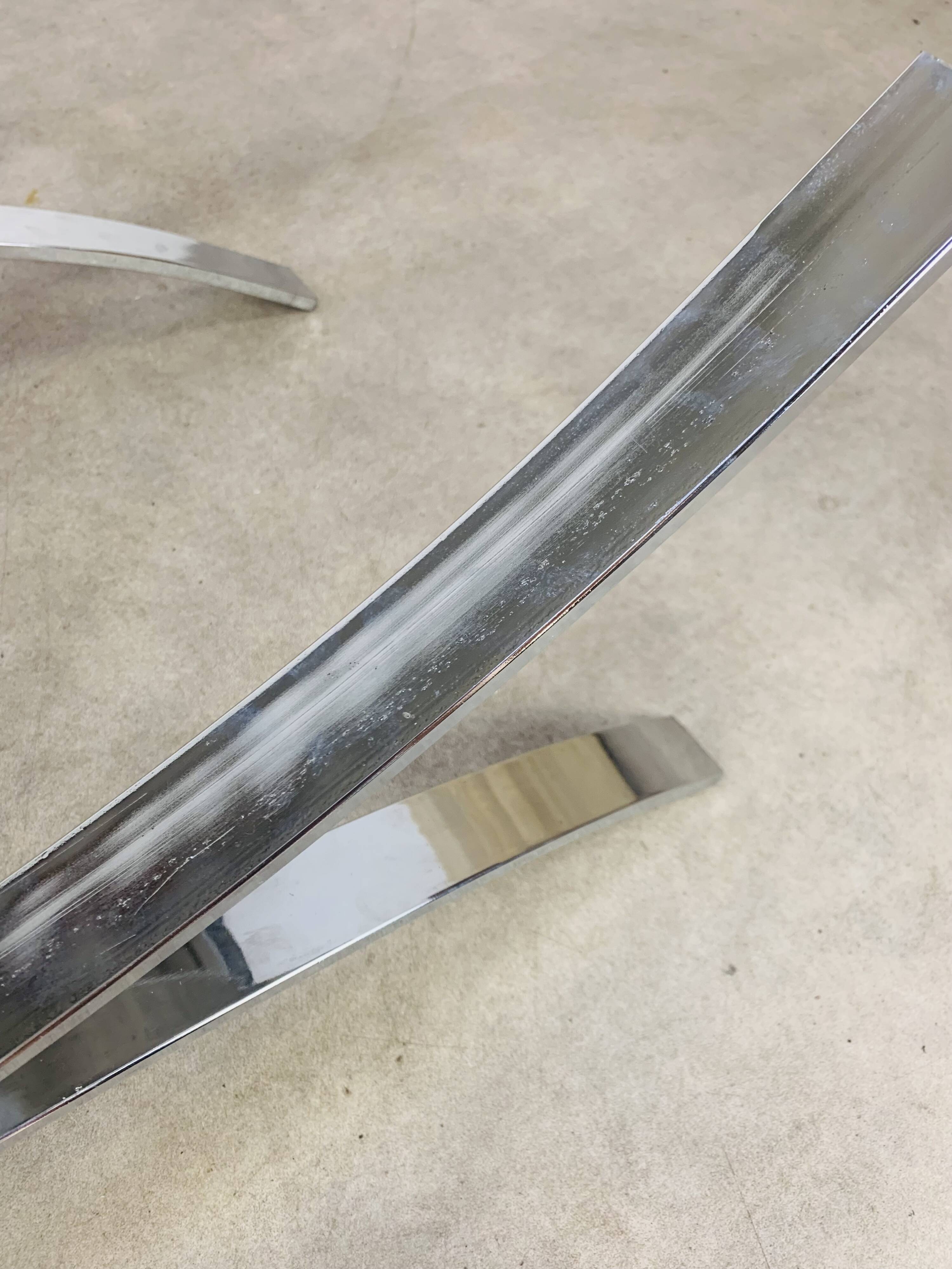 Table basse en verre fumé et chrome, années 70