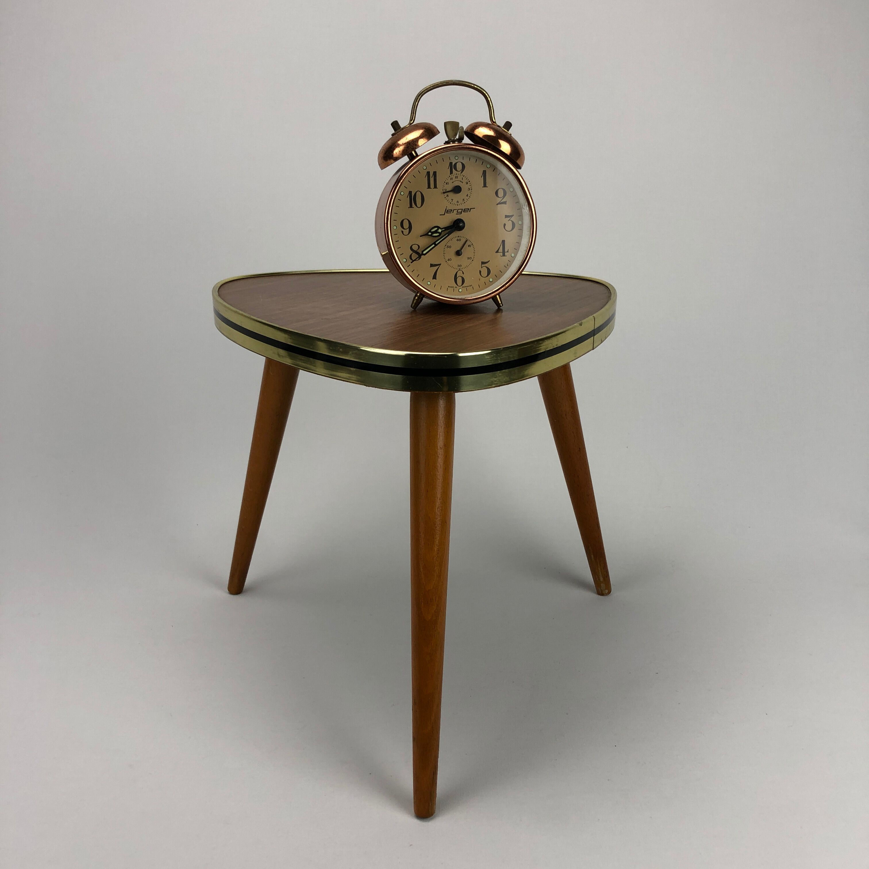 Tripod healer similis wood