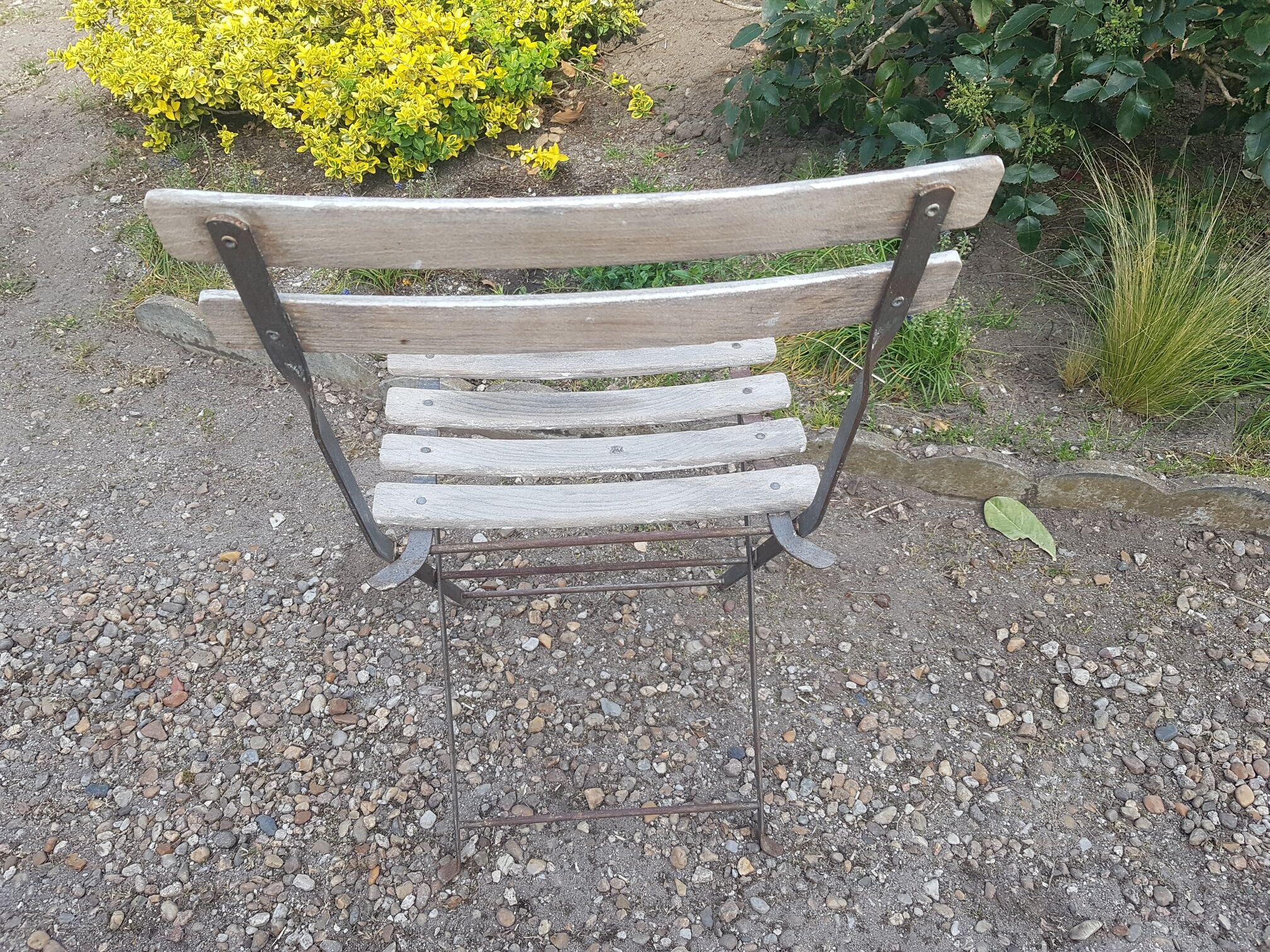 Folding bistro chair with slats