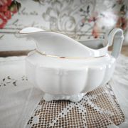 Saucière en porcelaine Manufacture blanche double filet or peint à la main