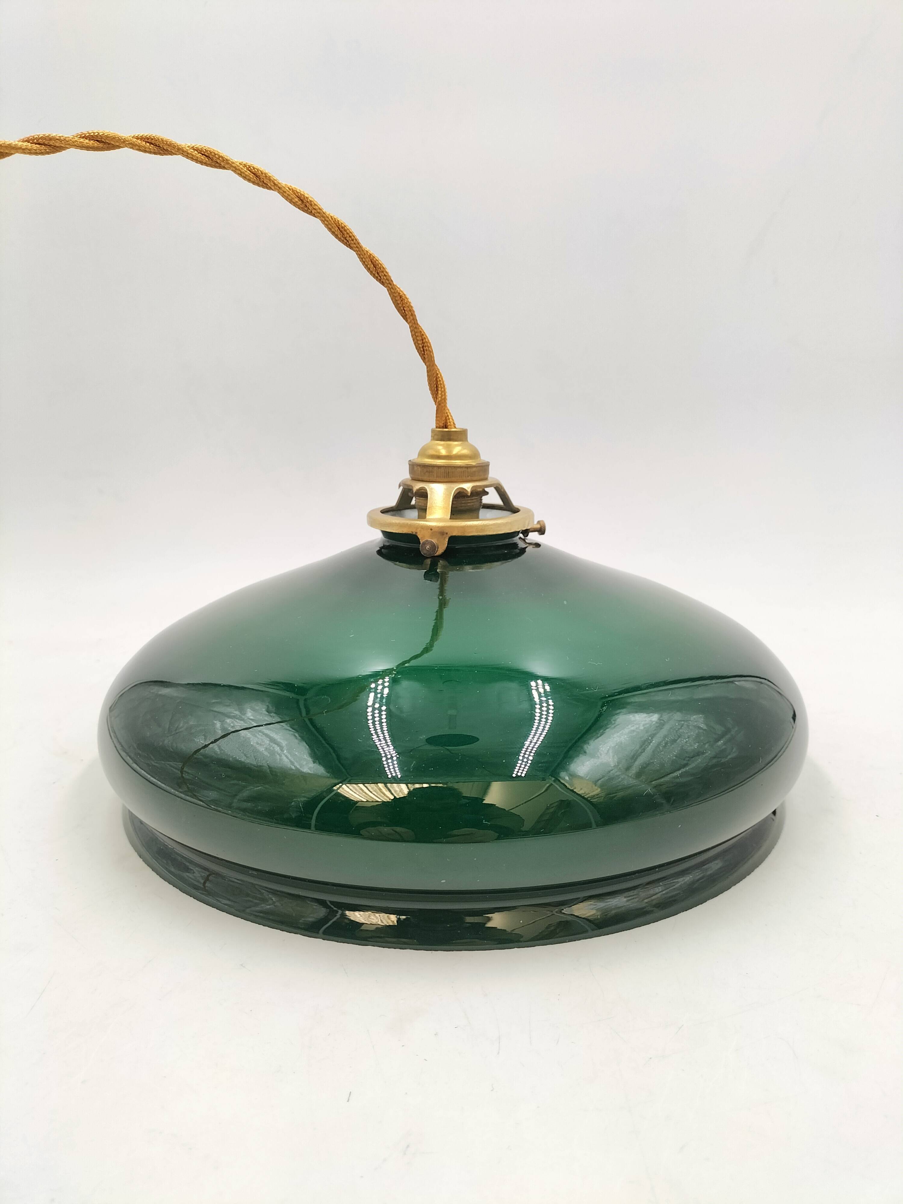 Green opaline suspension