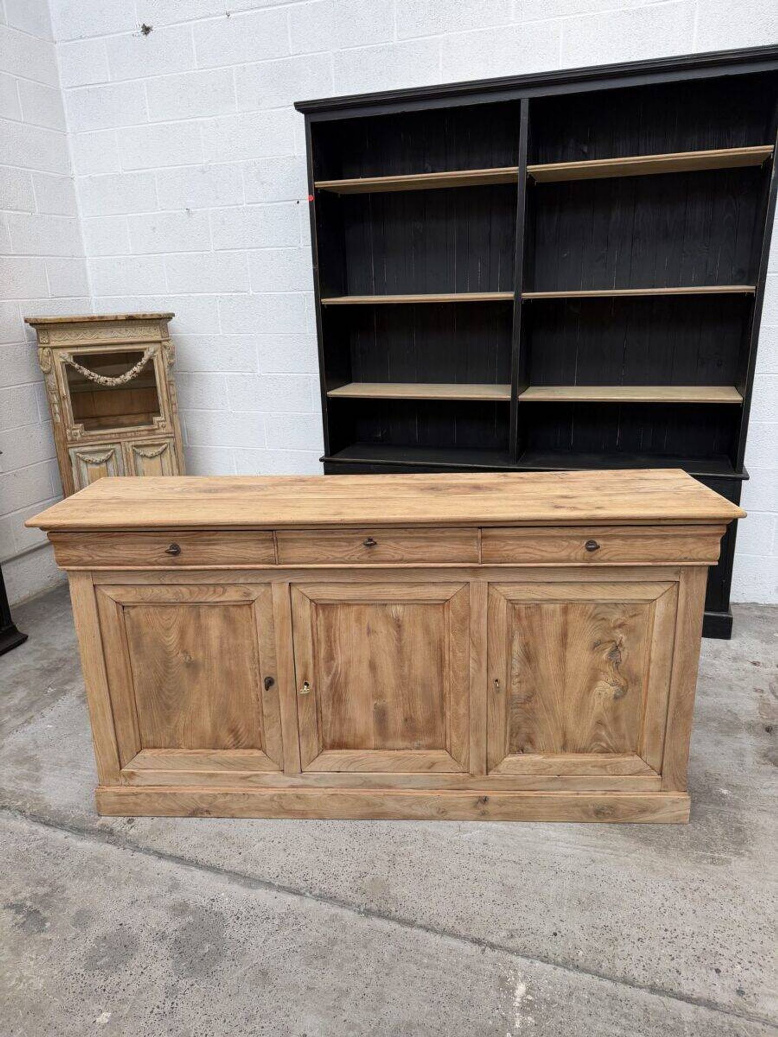 Enfilade in 19th-century elm
