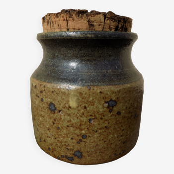 Stoneware pot, cork lid