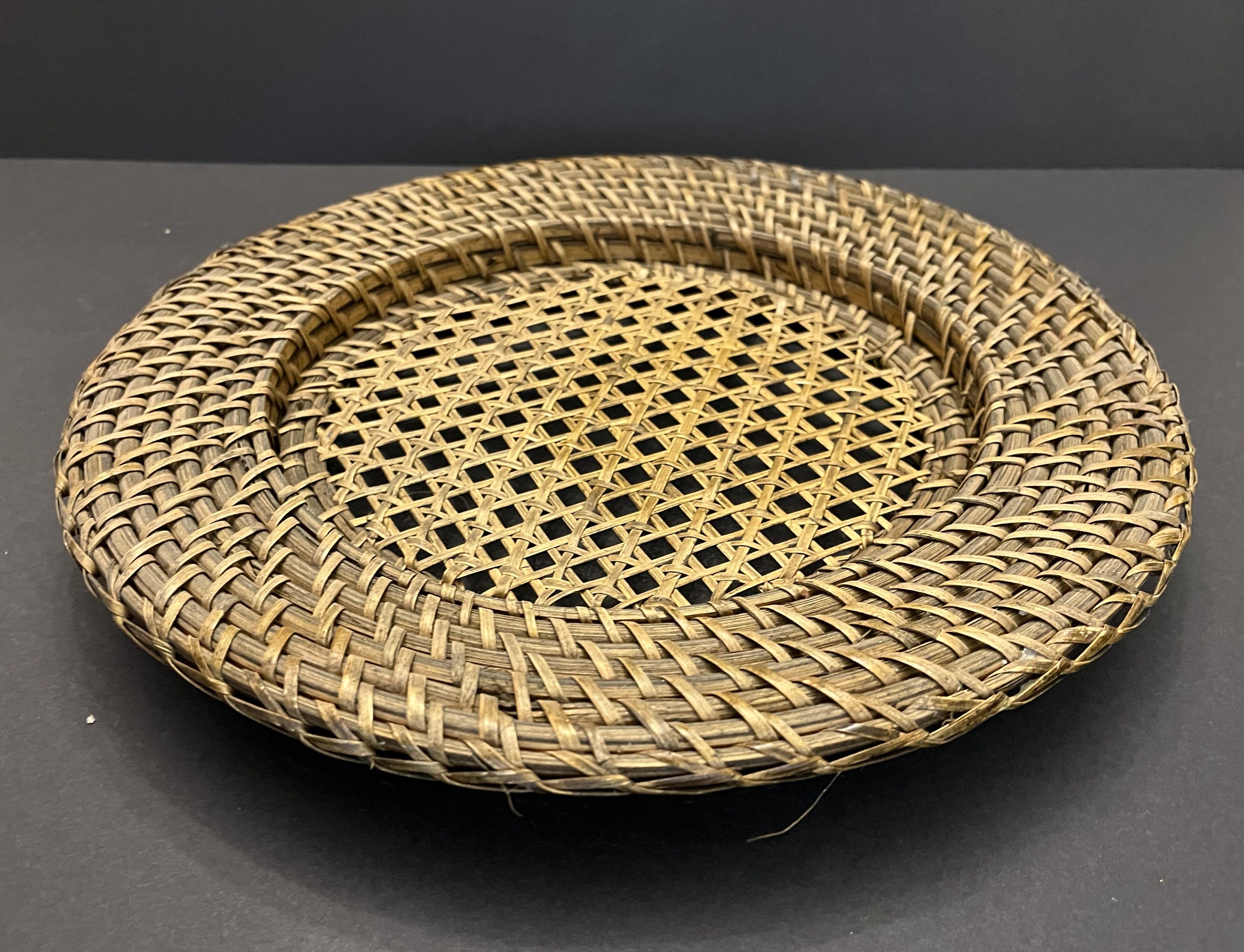 Circular tray canné